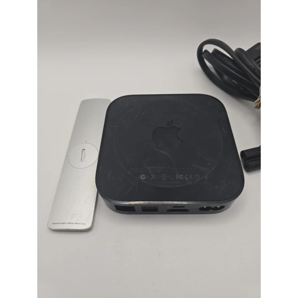 Apple TV (3rd Generation) 8GB Digital HD Media Streamer - Black